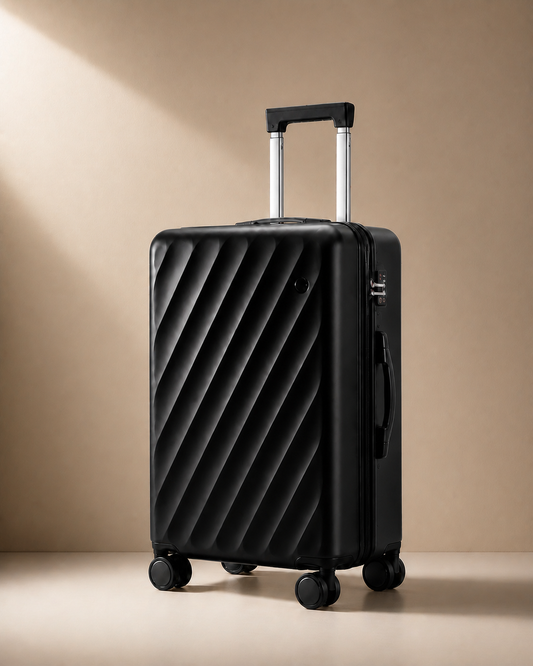 Sandsend Large Capacity Cabin Suitcase in Black