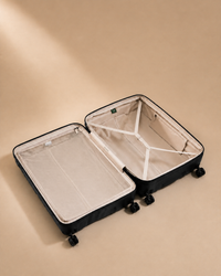Sandsend Large Capacity Cabin Suitcase interior view