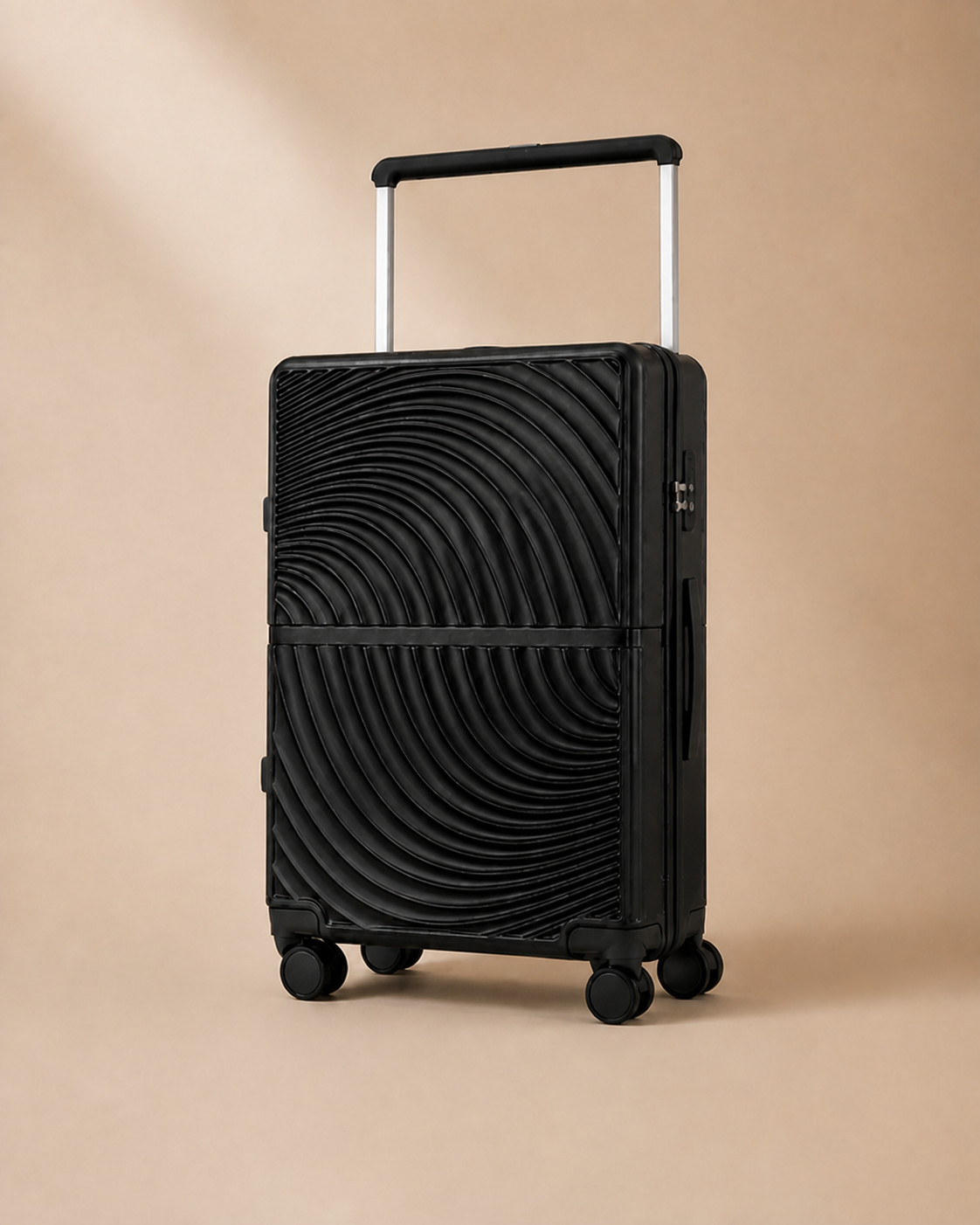 Arnside Large Capacity Hard Shell Cabin Suitcase in Black