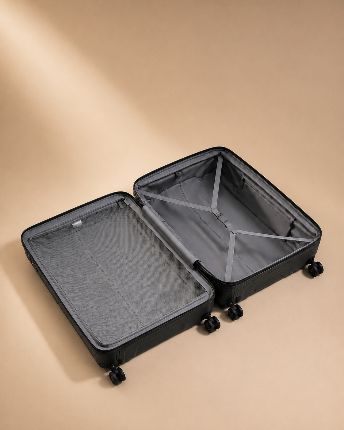 Lyme Hard Shell Cabin Suitcase - 20/25 Inch open interior