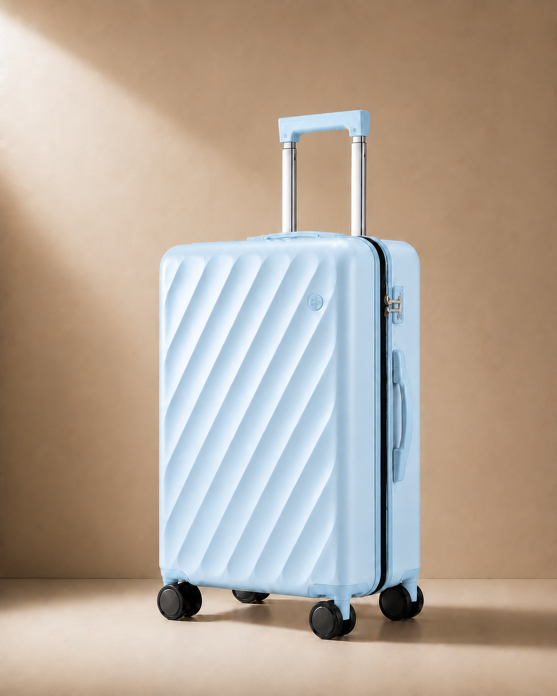Sandsend Large Capacity Cabin Suitcase in Blue