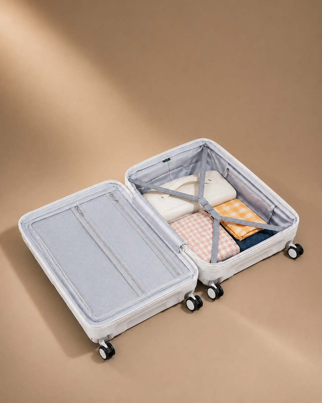 Beesands hard shell cabin suitcase open interior with packing compartments