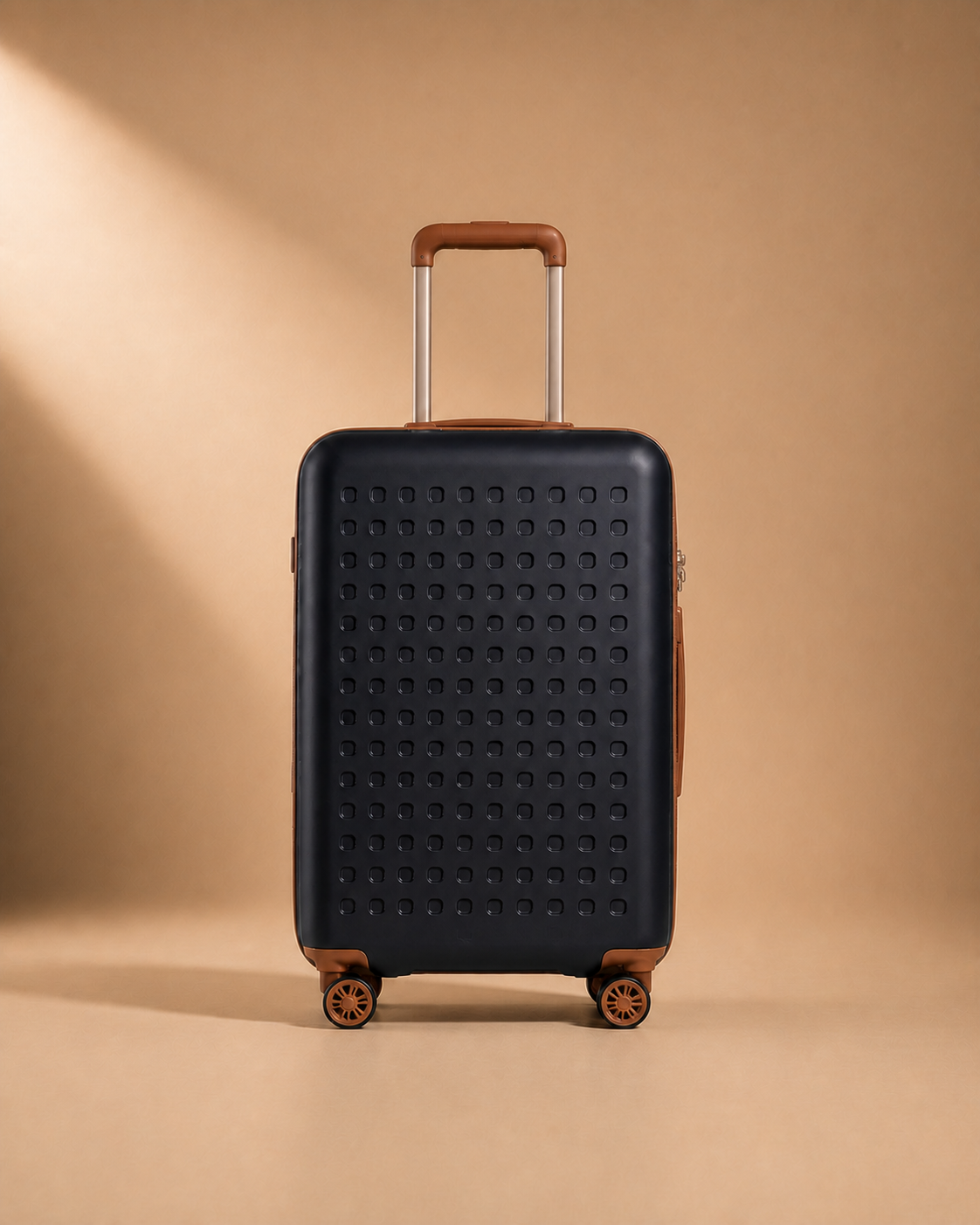 Porthgwarra 4 Piece Hard Shell Suitcase Set with Travel Bag front suitcase view