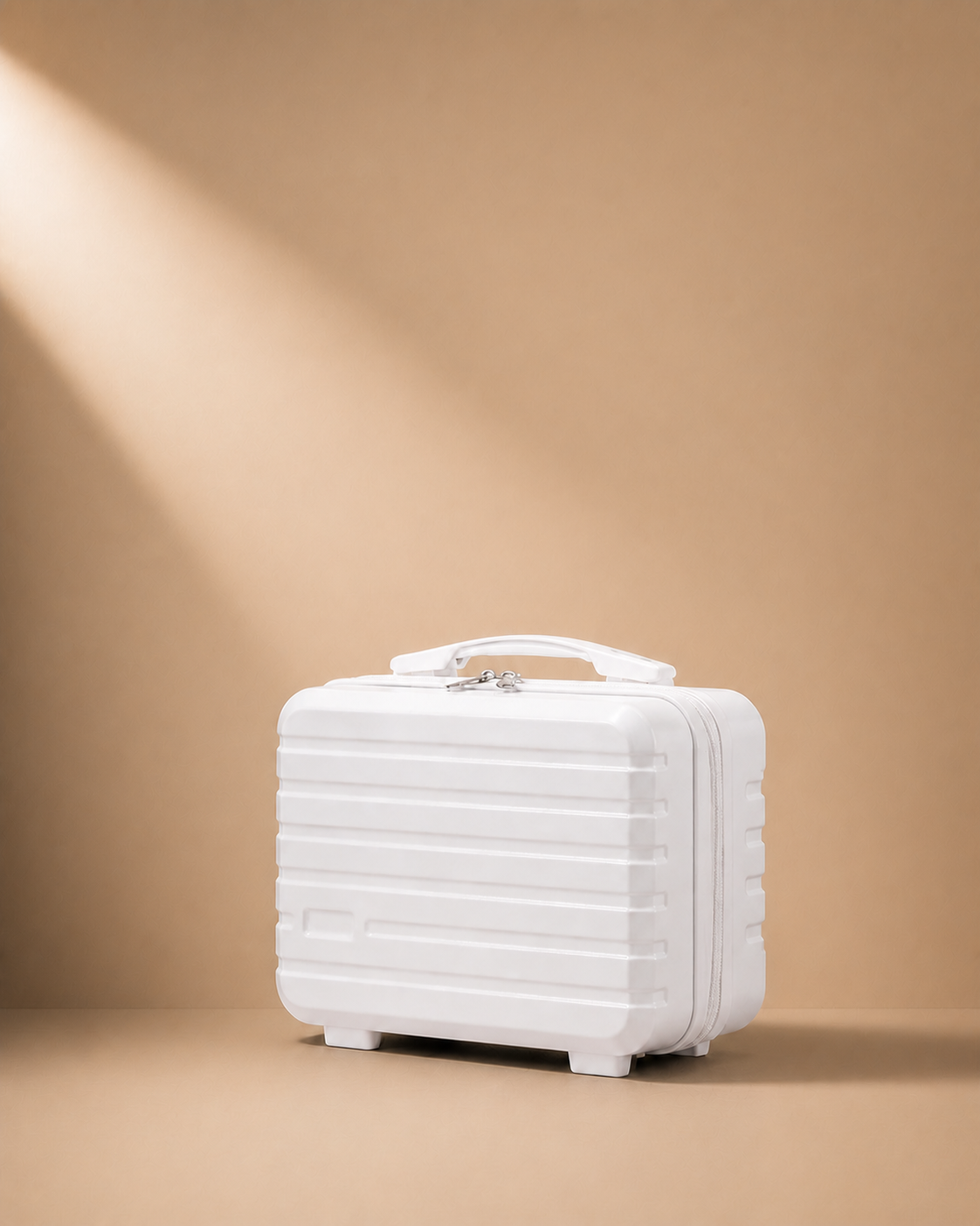 Kynance 14 Inch Travel Makeup Case in White