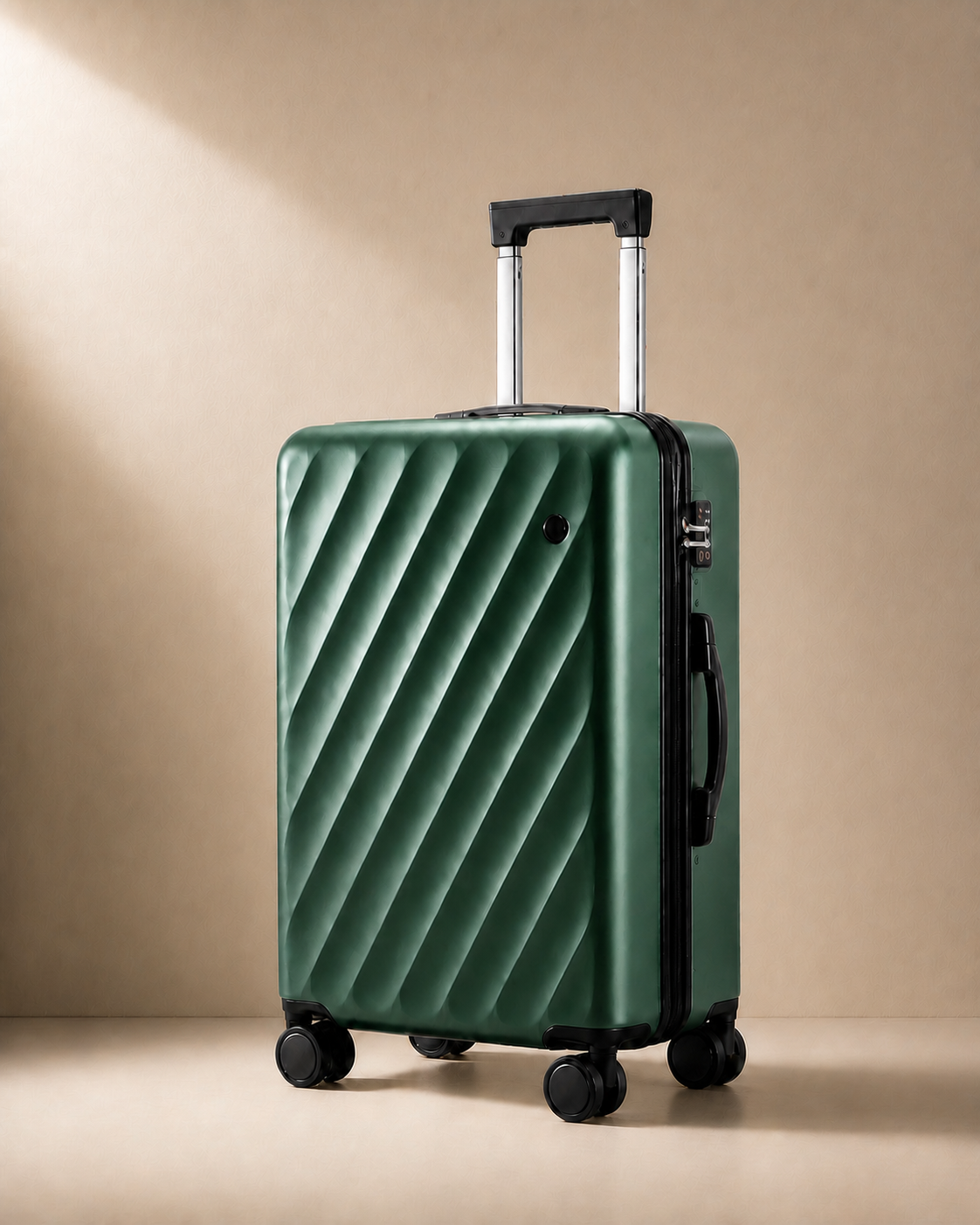 Sandsend Large Capacity Cabin Suitcase in Green