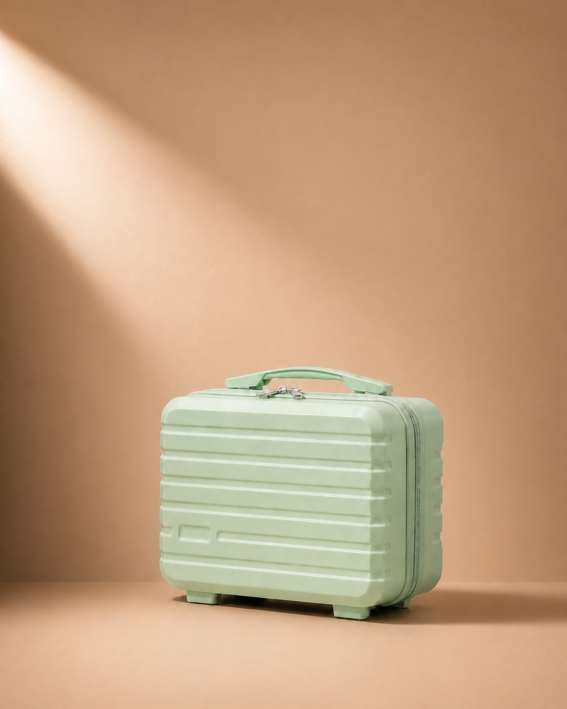 Kynance 14 Inch Travel Makeup Case in Green