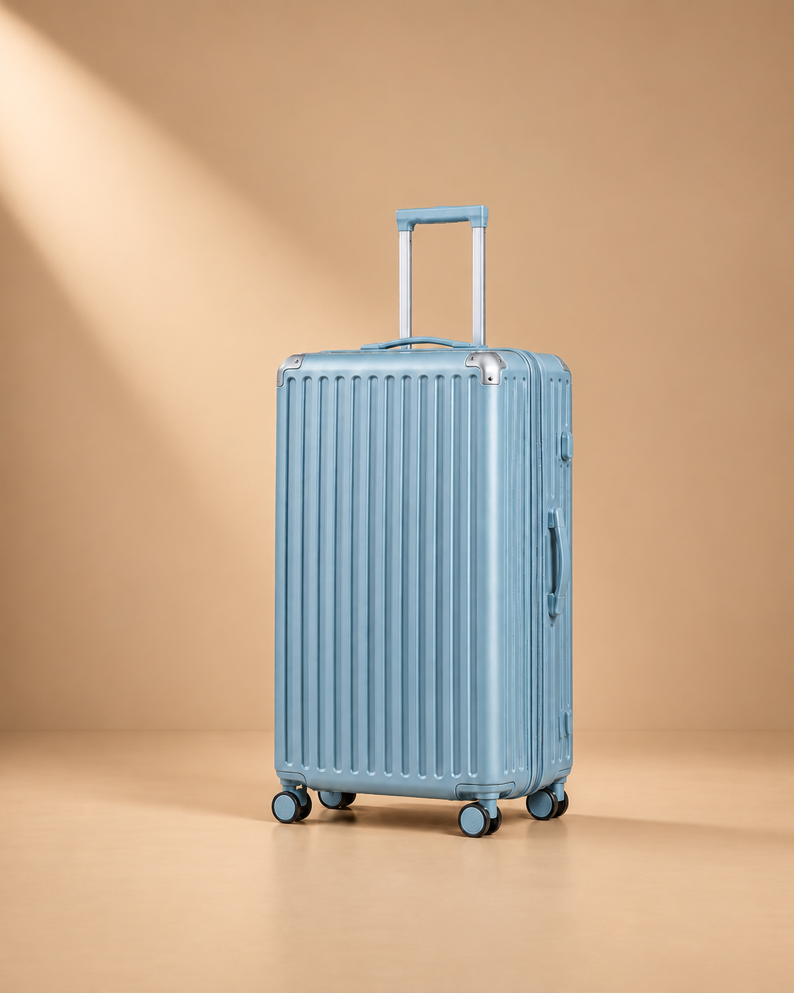 Tresaith blue hard shell cabin suitcase with ribbed shell, telescopic handle and spinner wheels