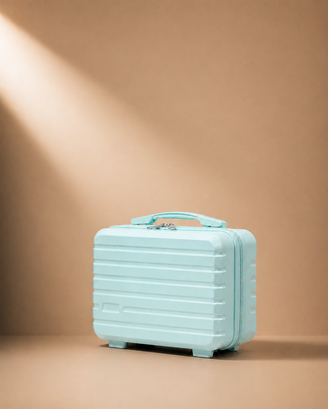 Kynance 14 Inch Travel Makeup Case in Blue