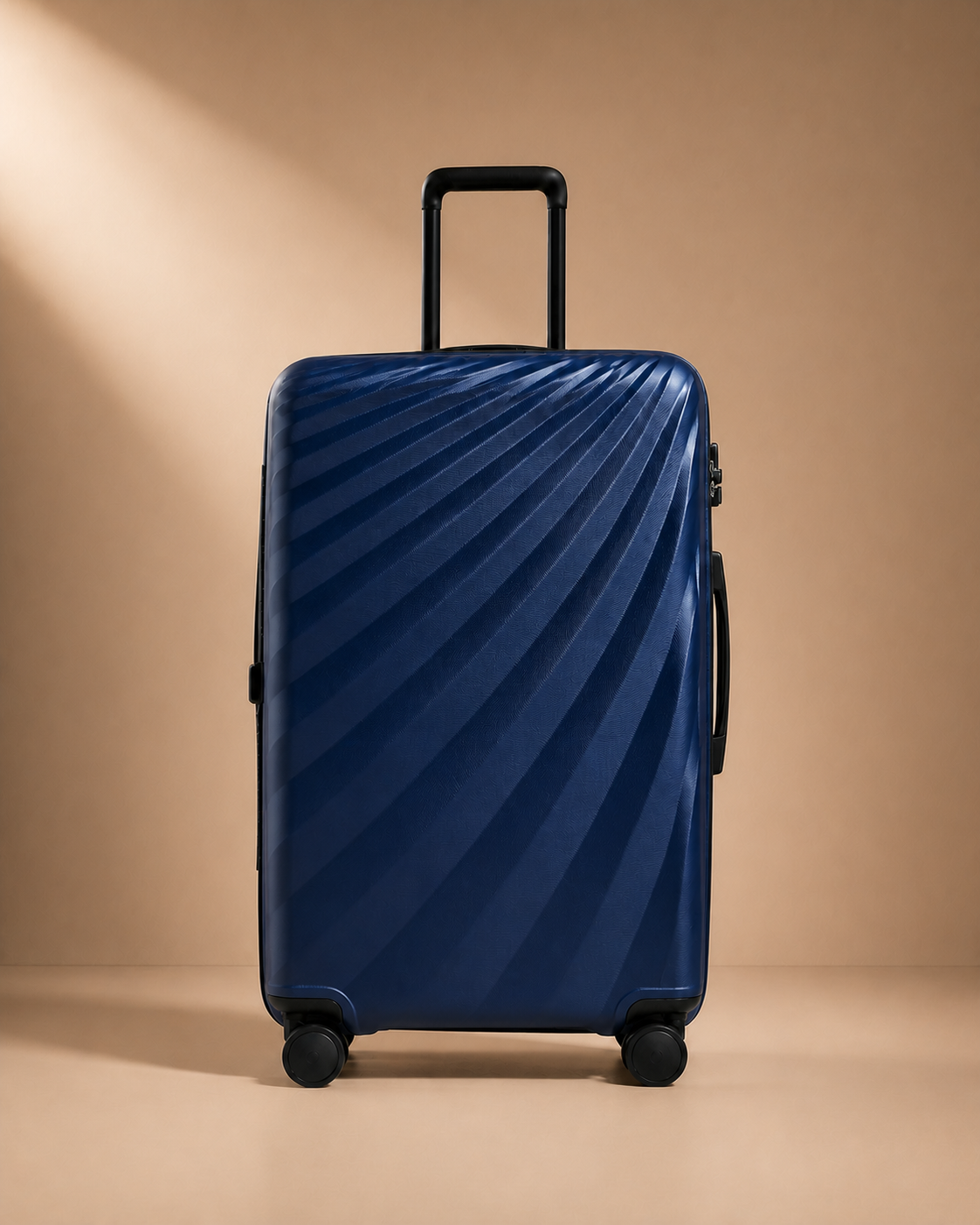 Moelfre 3 Piece Suitcase Set close front view