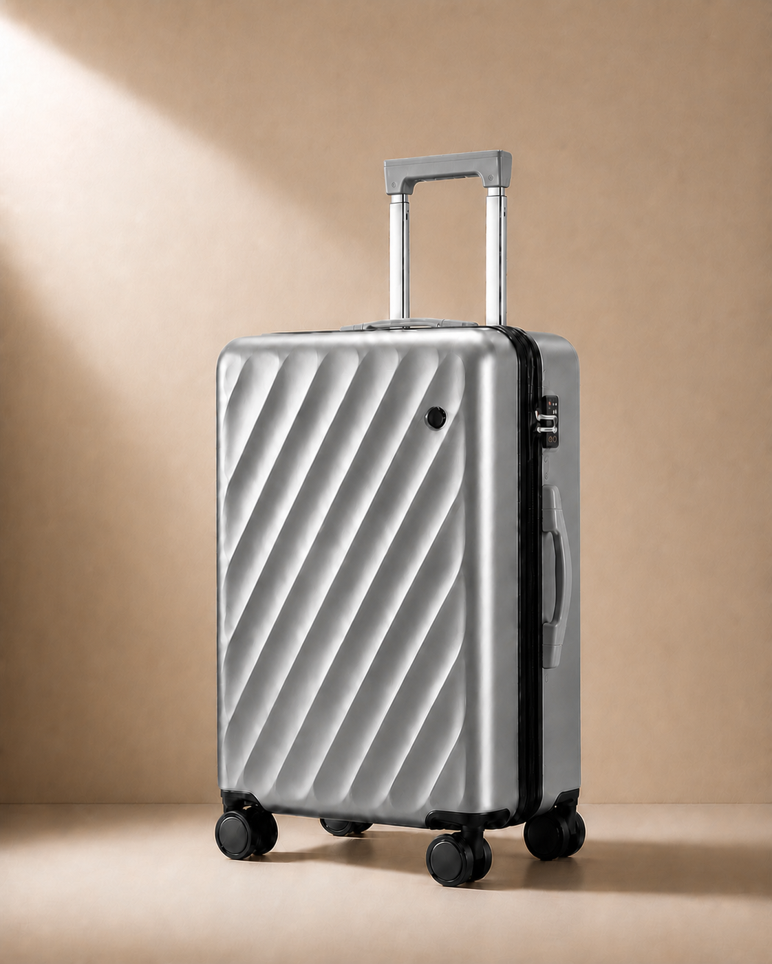 Sandsend Large Capacity Cabin Suitcase in Grey