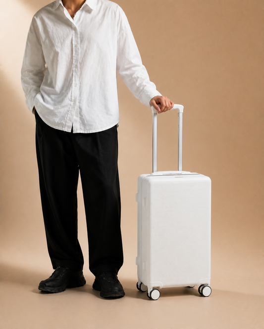 Portloe Cabin Suitcase with Cup Holder - 20-28 Inch with USB Port — view 2