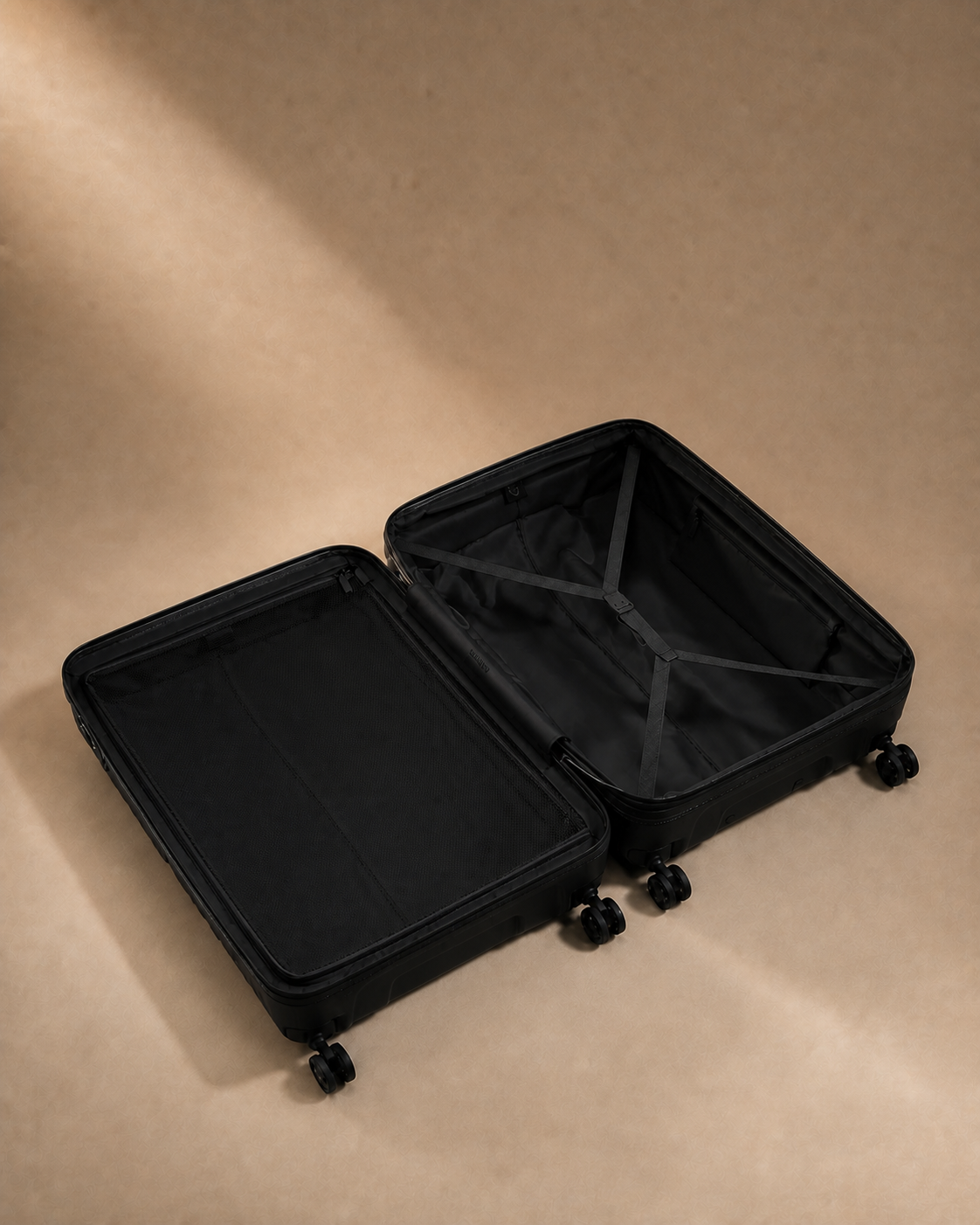 Mousehole 20 Inch Hard Shell Travel Makeup Case — view 3