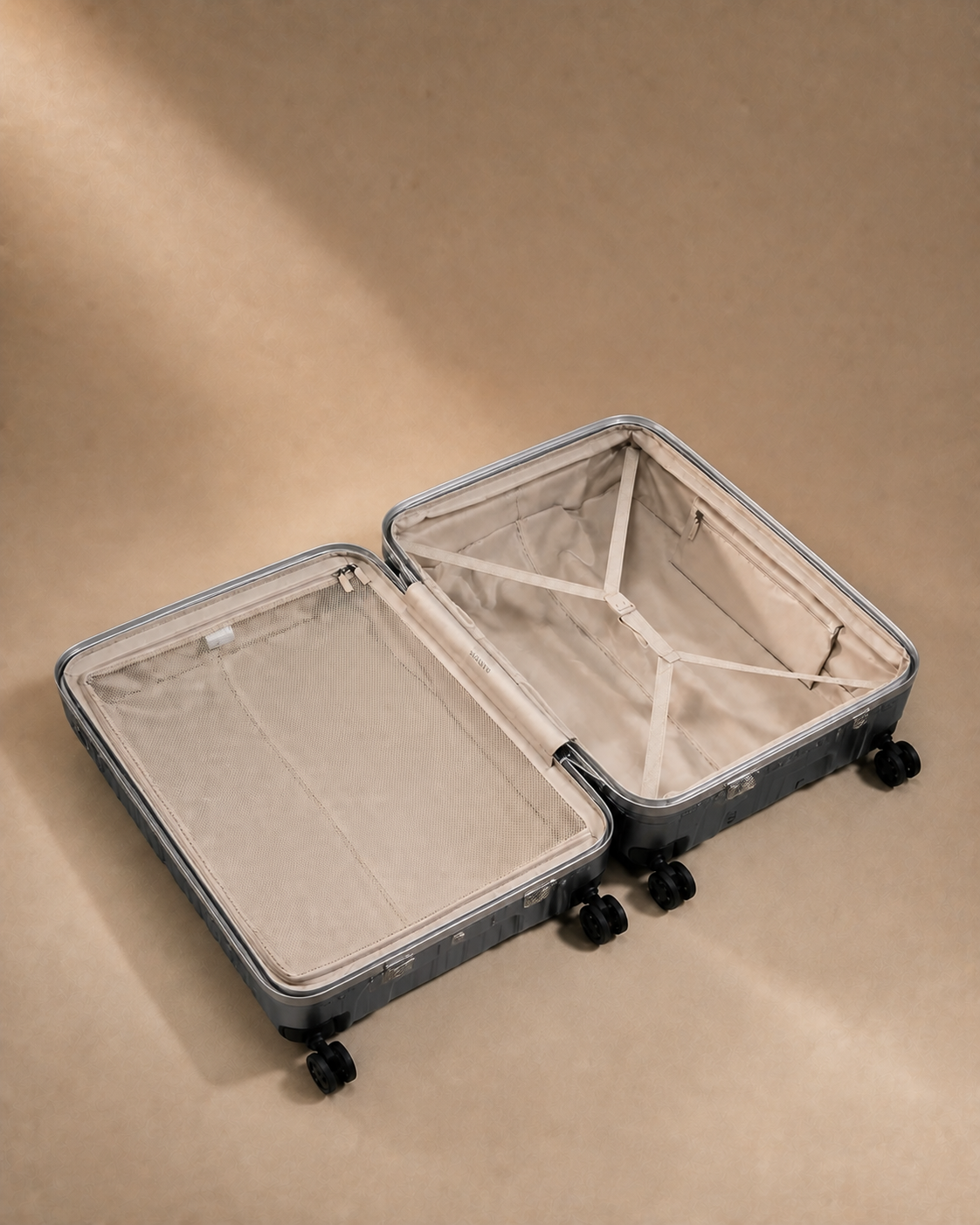 Lamorna Aluminium Frame Cabin Suitcase with USB Port - 20/22/24/26 Inch — view 2