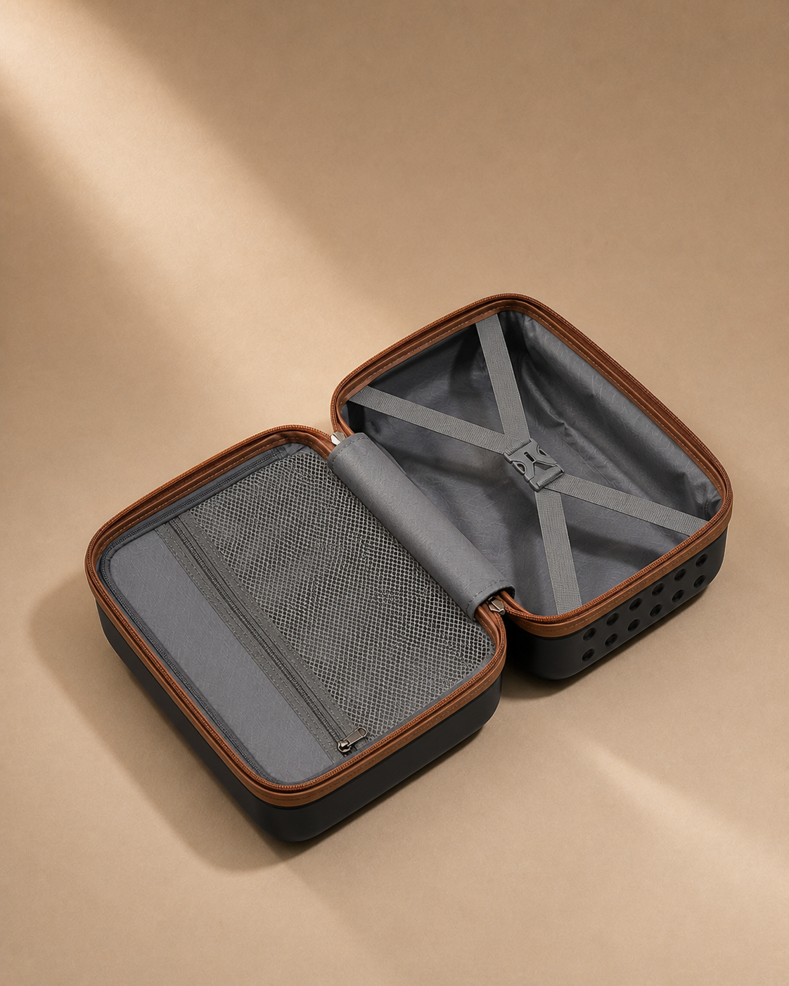 Pedn Lightweight 13 Inch Hard Shell Travel Makeup Case — view 2