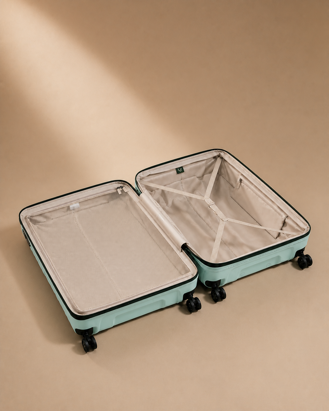 Runswick Large Capacity Cabin Suitcase - 20-28 Inch — view 2