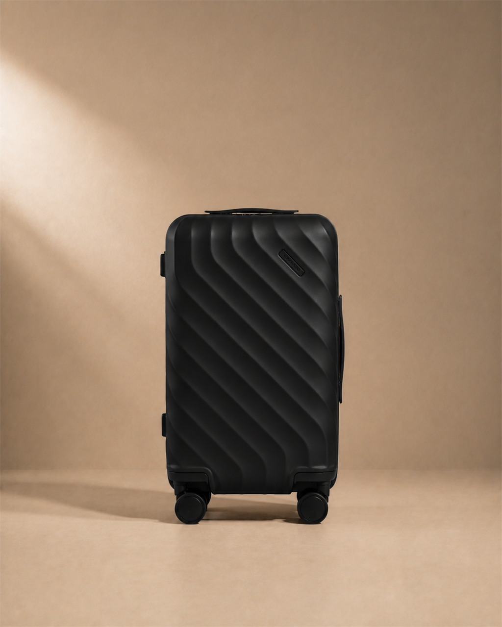 Ullswater Large Capacity Hard Shell Cabin Suitcase - 20/24/26 Inch — view 3
