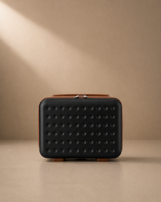 Pedn Lightweight 13 Inch Hard Shell Travel Makeup Case in Black