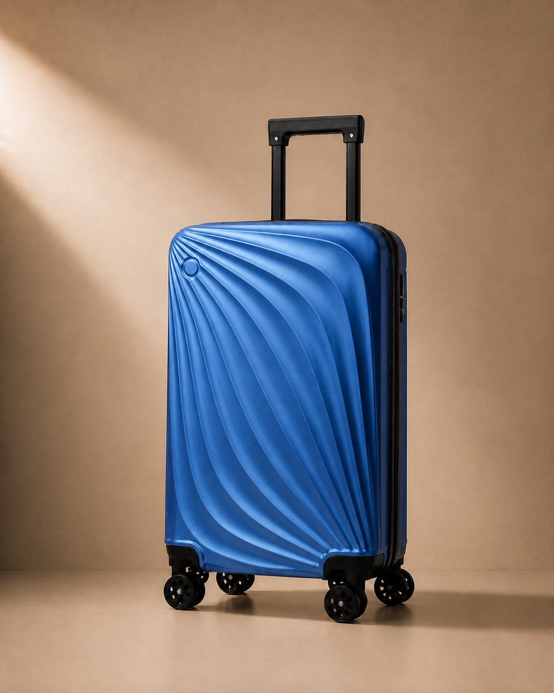 Mousehole 20 Inch Hard Shell Travel Makeup Case in Blue