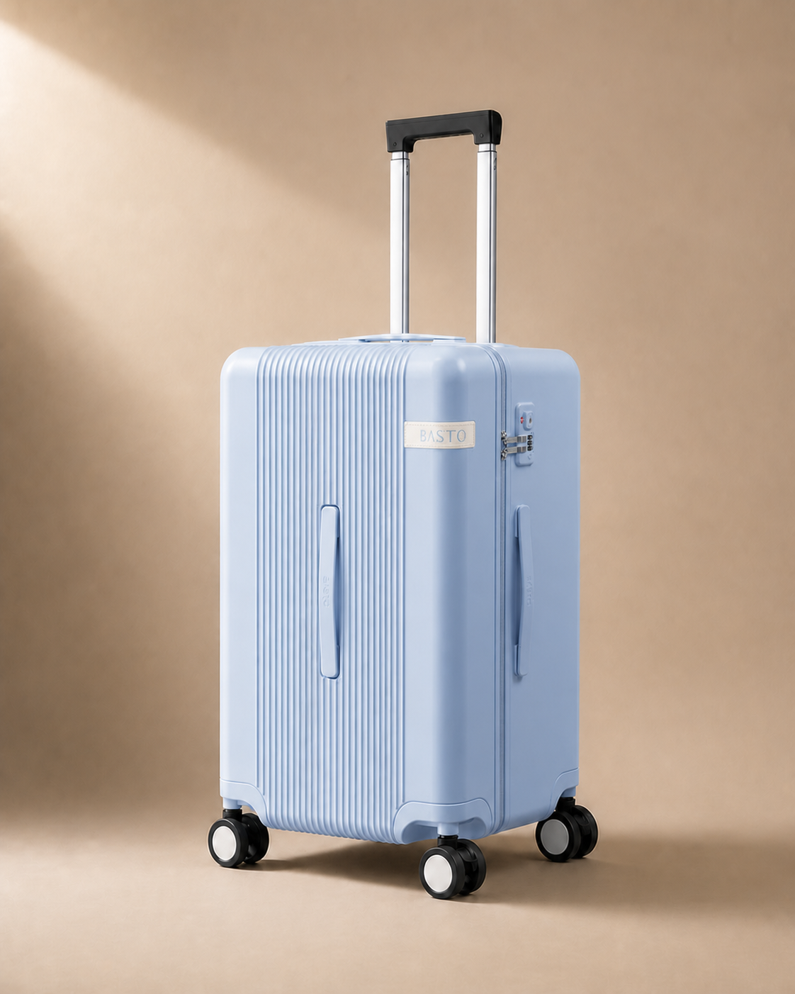 Salcombe Hard Shell Cabin Suitcase - 20/24/26/28 Inch in Blue