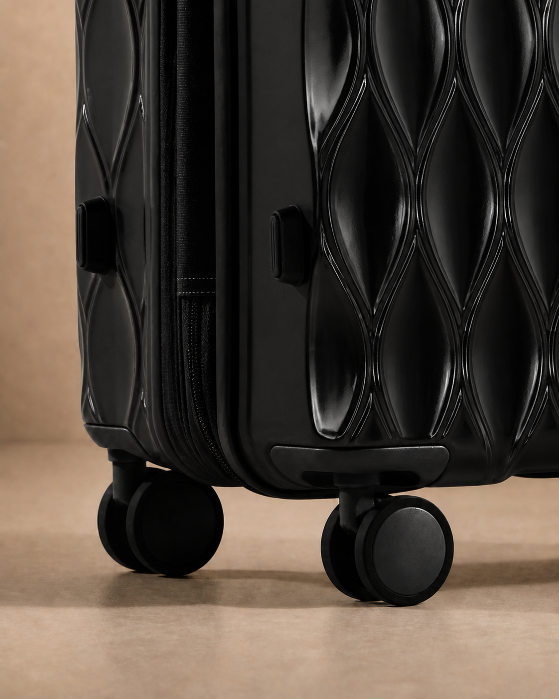 Corfe Large Capacity Cabin Suitcase - 17/21/25 Inch