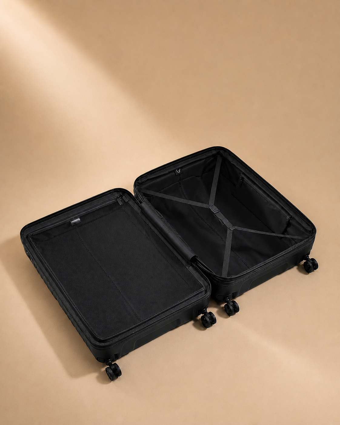 Filey Large Capacity Cabin Suitcase in Black, 20 Inch - open interior
