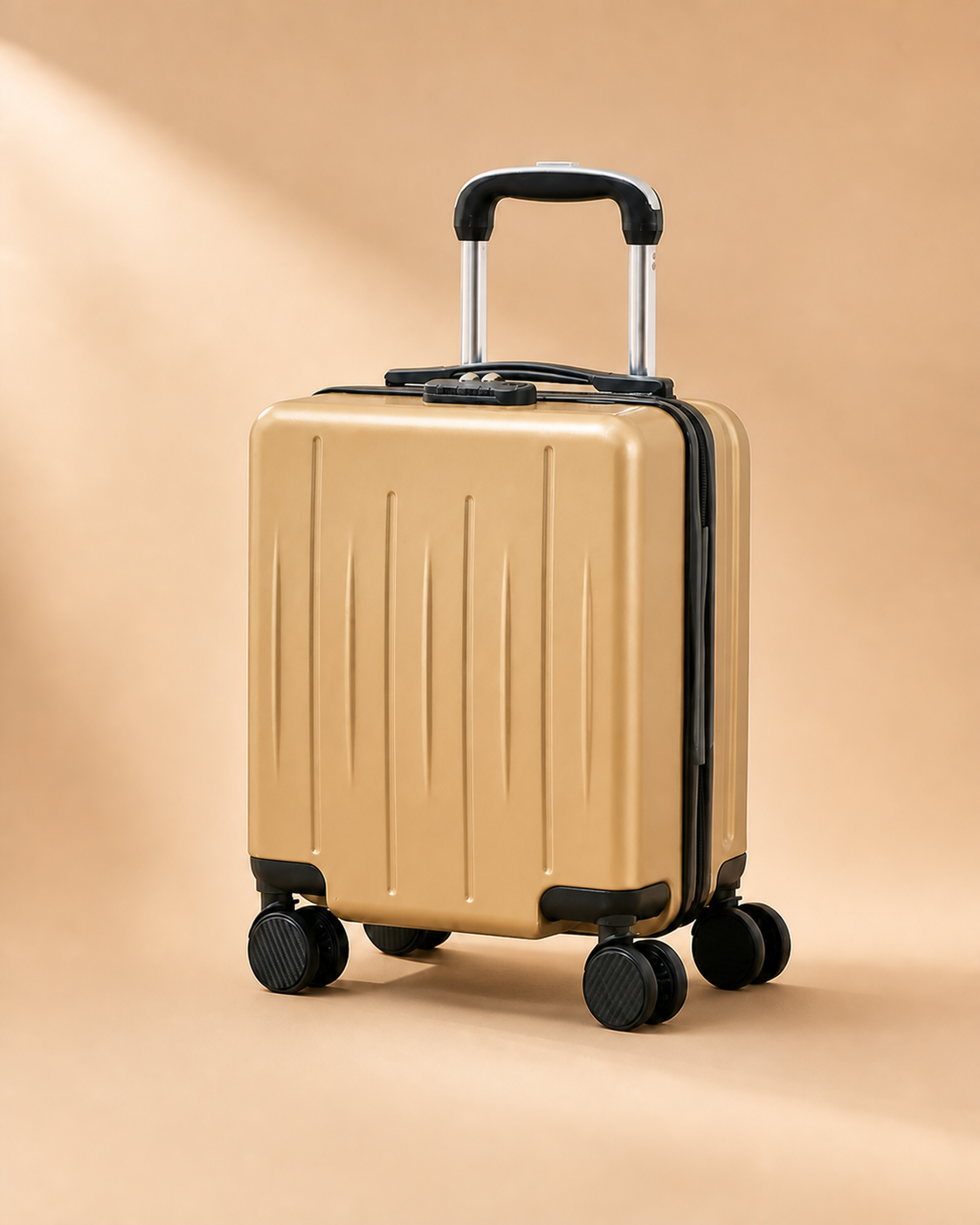 Fowey 14 Inch Hard Shell Travel Makeup Case in Gold