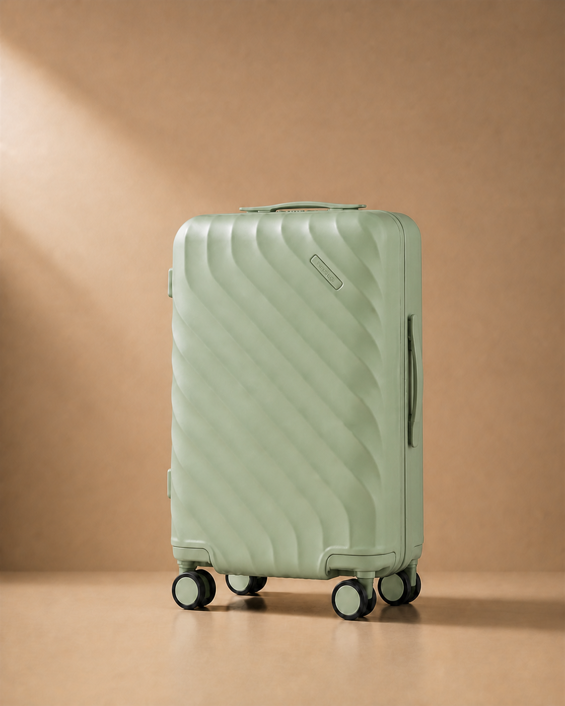 Ullswater Large Capacity Hard Shell Cabin Suitcase - 20/24/26 Inch in Green