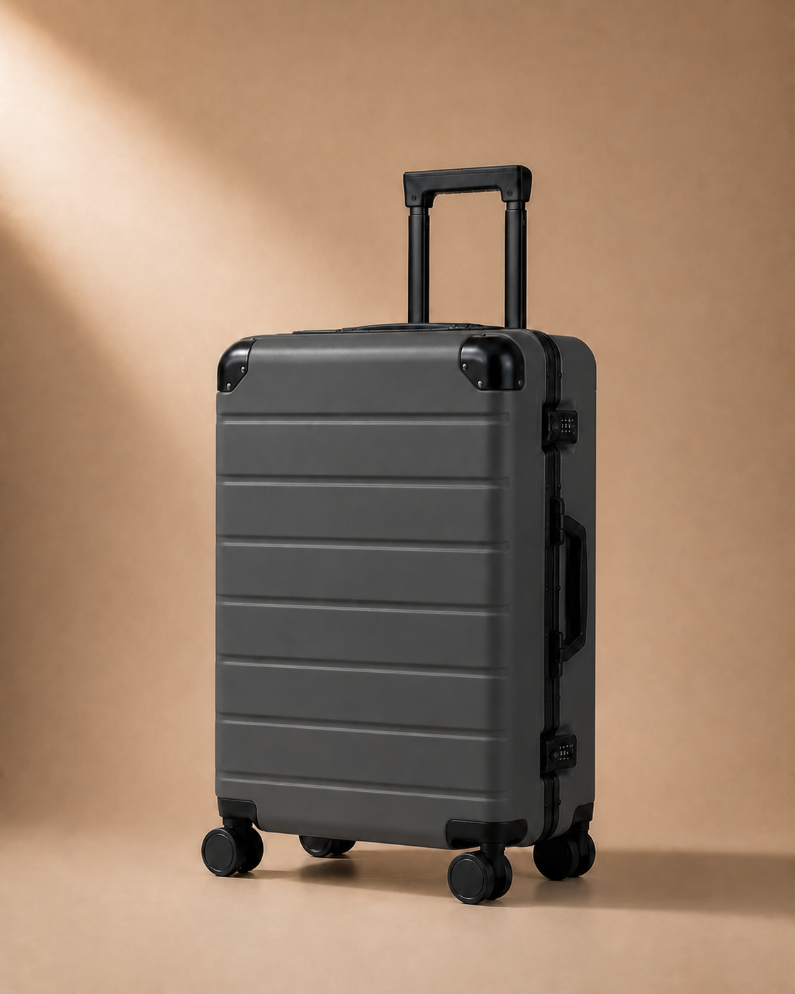 Runswick Large Capacity Cabin Suitcase - 20-28 Inch in Grey