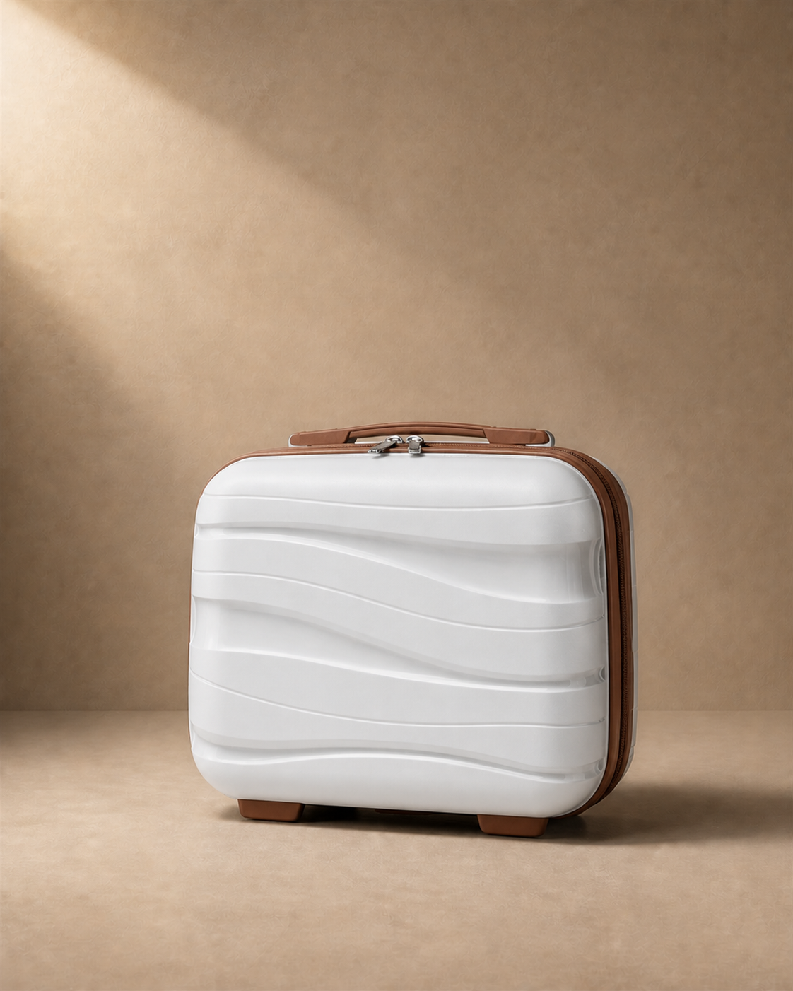 Housel Lightweight 14 Inch Hard Shell Travel Makeup Case in White and Brown