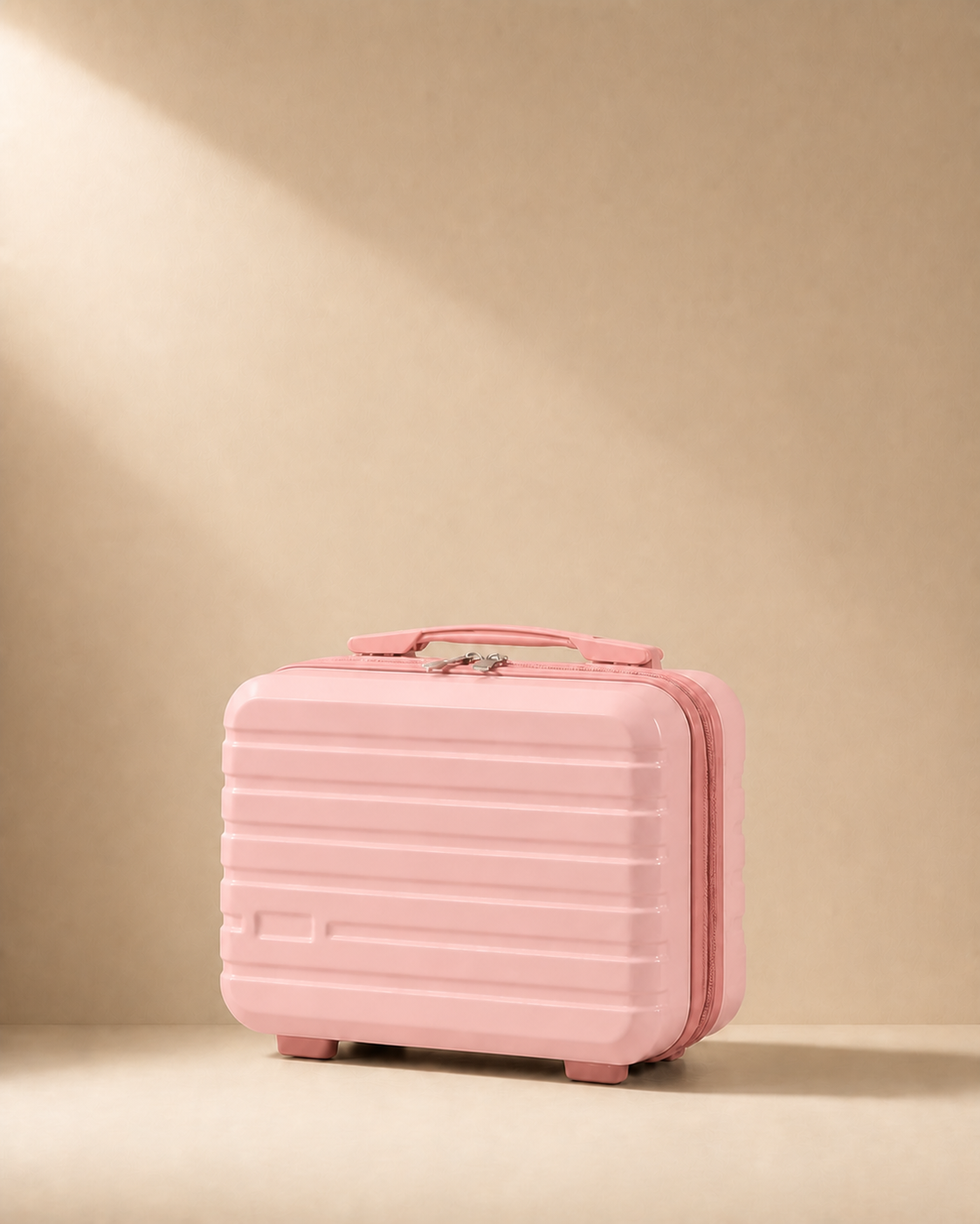 Coverack Lightweight Travel Makeup Case in Pink