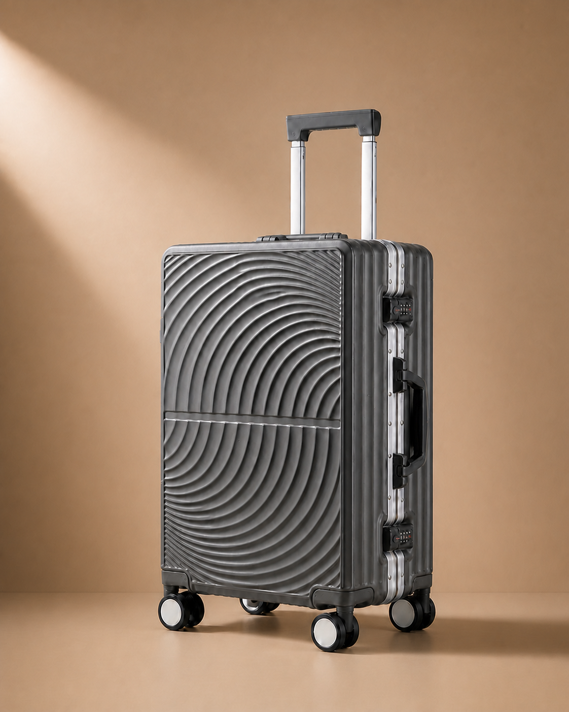 Swanage Large Capacity Aluminium Frame Cabin Suitcase in Grey, 20-29 Inch - front view