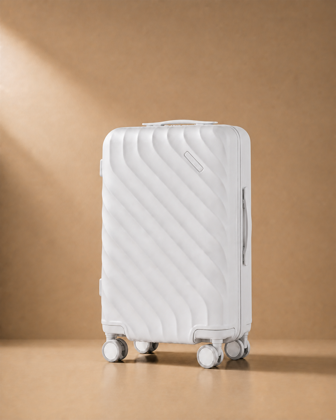 Ullswater Large Capacity Hard Shell Cabin Suitcase - 20/24/26 Inch in White