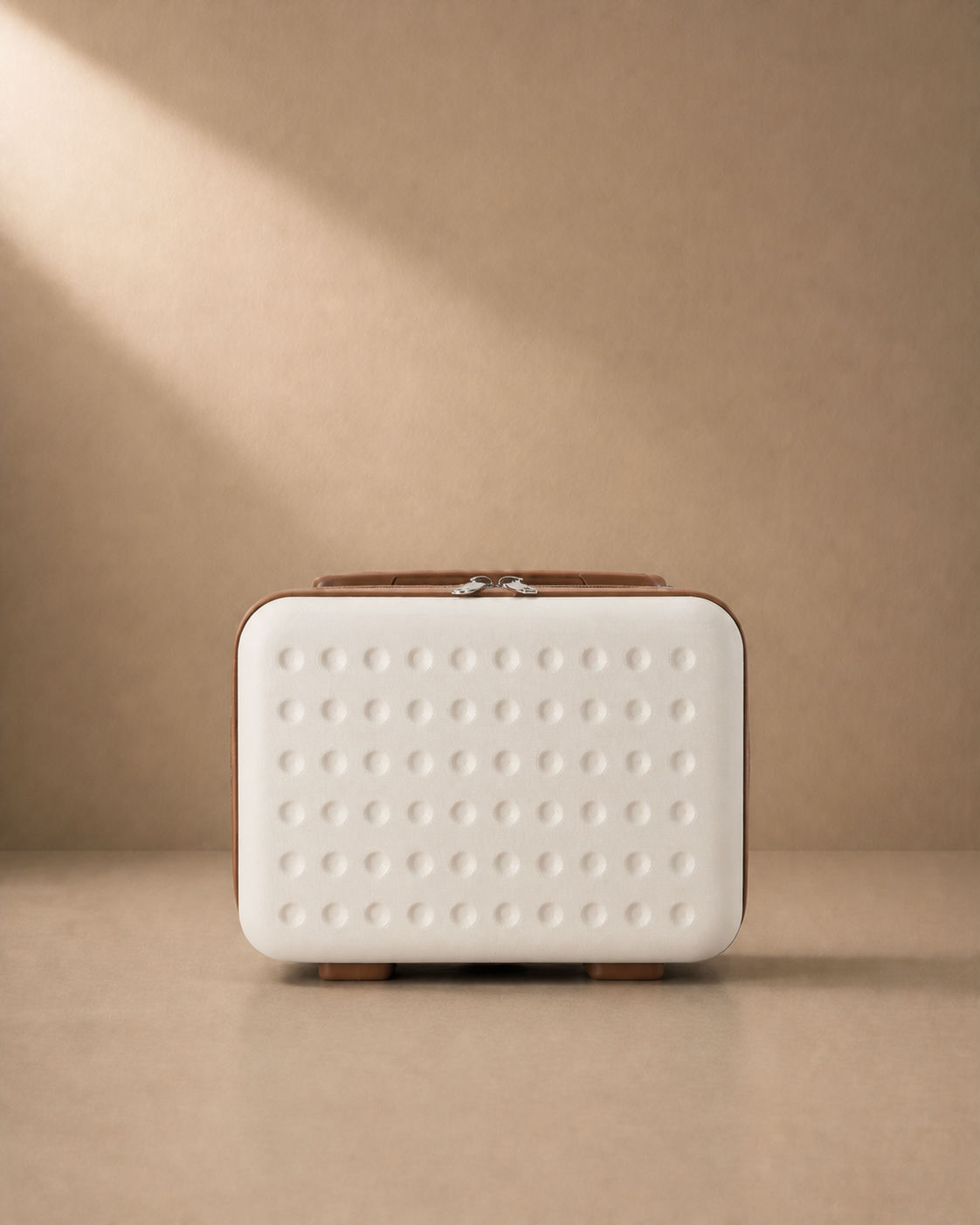 Pedn Lightweight 13 Inch Hard Shell Travel Makeup Case in White