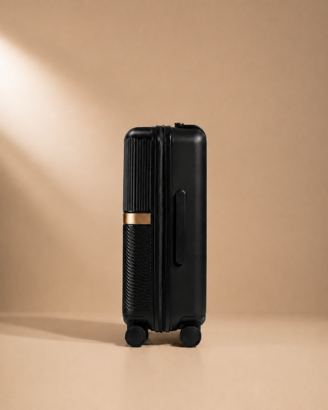 Cadgwith Cabin Suitcase - side profile studio view