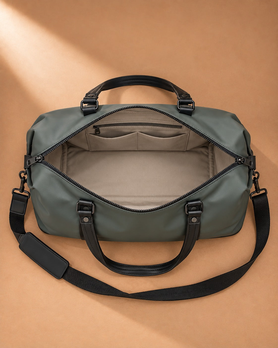 Litton Leather Handle Weekend Holdall - interieur